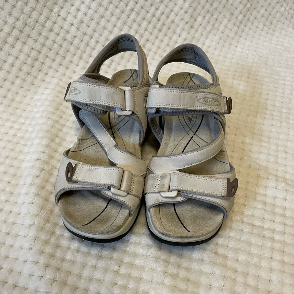 MBT women’s gray orthopedic sandals size 5.5
